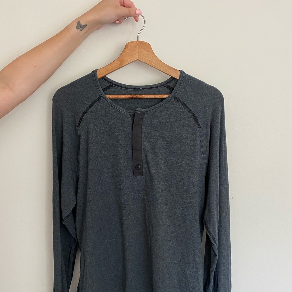 Lululemon Men’s Medium Henley T-Shirt